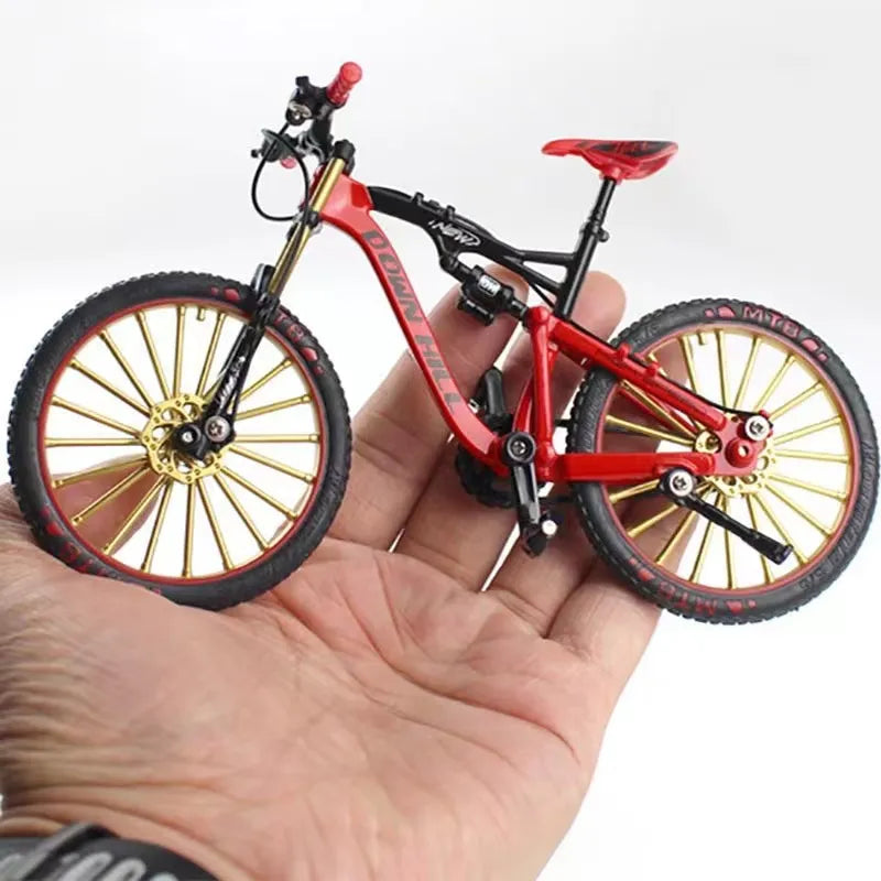 A bike que fica na mesa quando a outra fica na garagem.