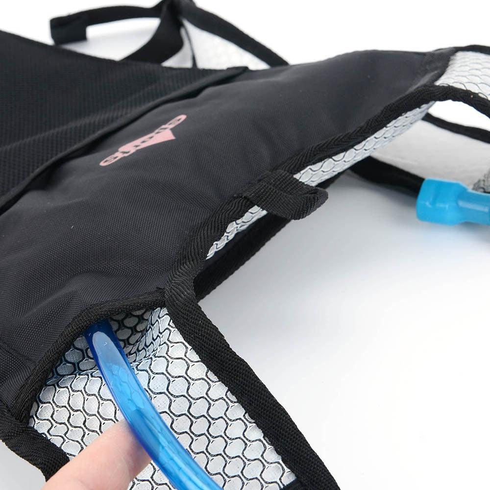 Mochila colada nas costas vira estufa.